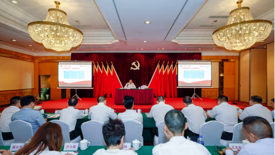 尊龙凯时集团任丁书记带头讲授“不忘初心、牢记使命”主题教育专题党课