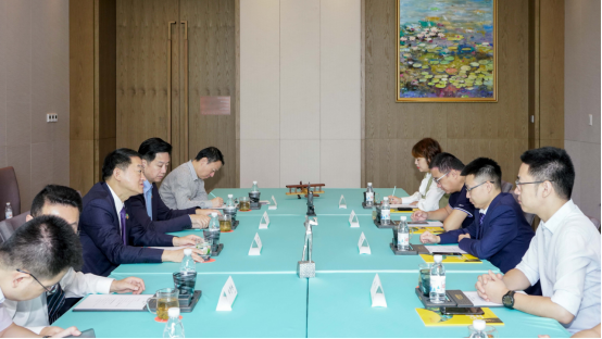 省尊龙凯时集团党委书记、董事长任丁与腾讯“王者荣耀”CTO邓君、腾讯大成网总裁郑亮座谈交流